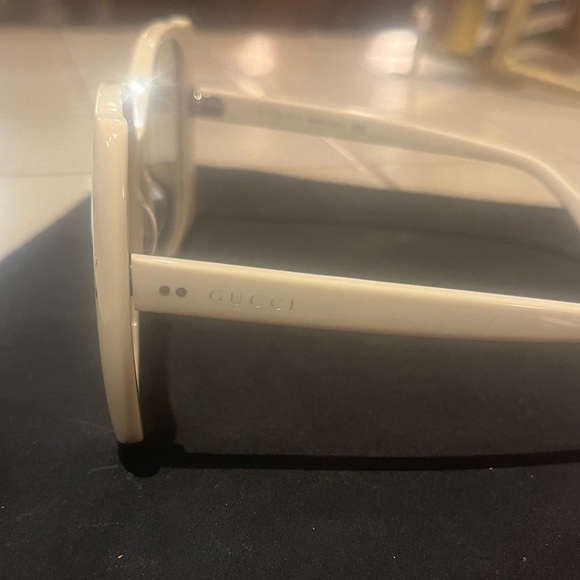 Gucci sunglasses GG04725 Ivory oversized - Picture 2 of 10